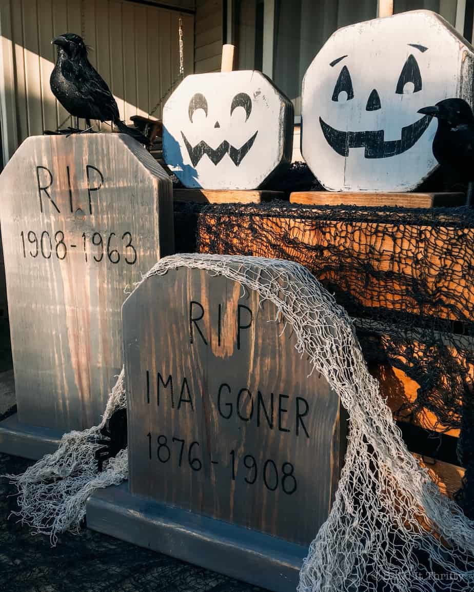 two-board jack-o'-lanterns and tombstones