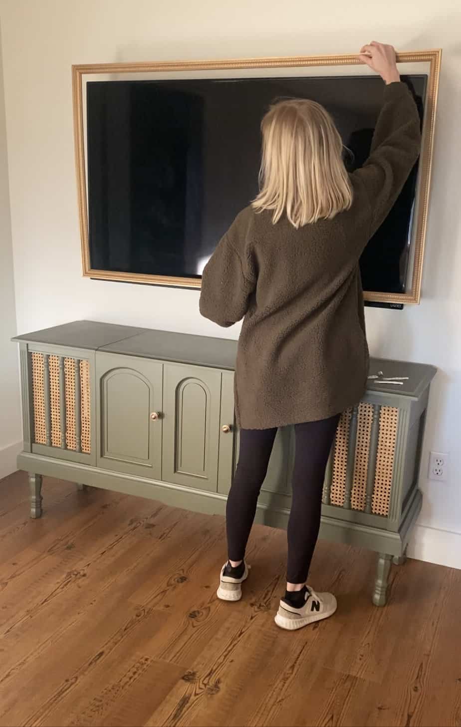 hanging the tv frame